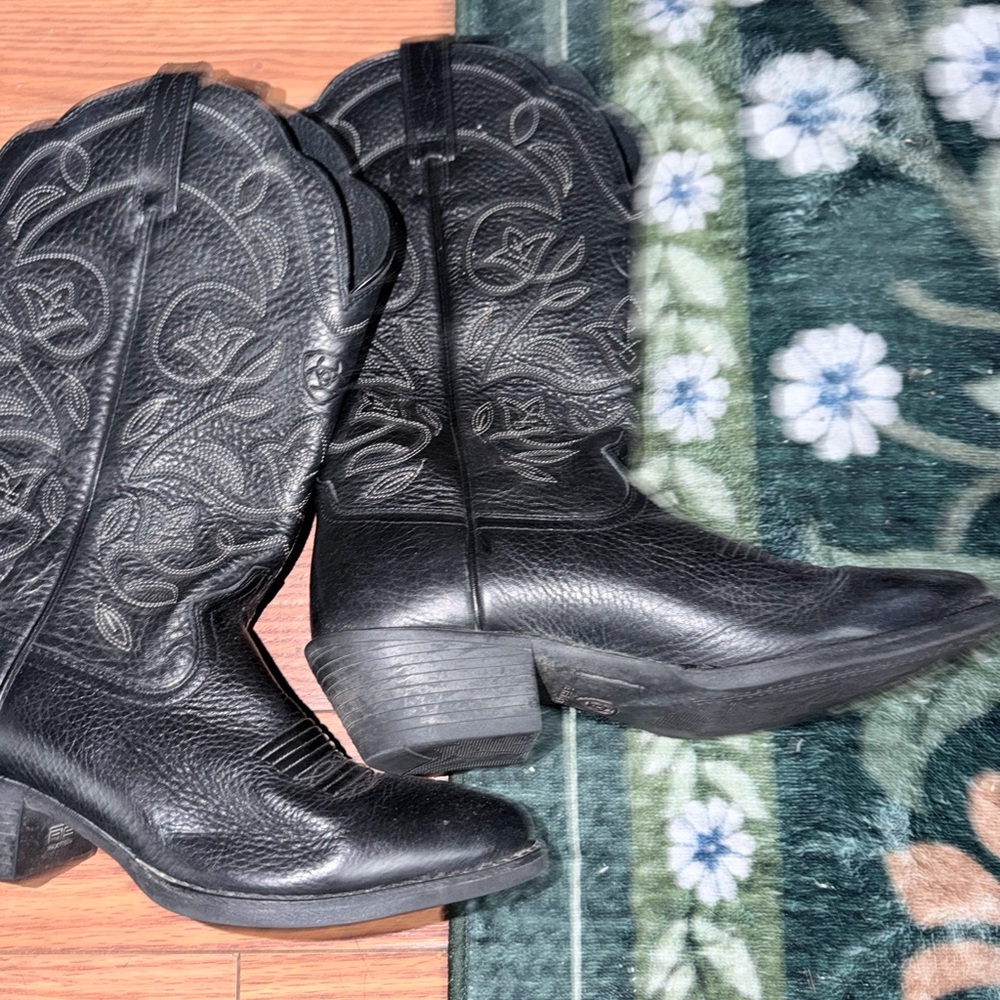 Ariat Black Embroidered Women's Cowboy Boots